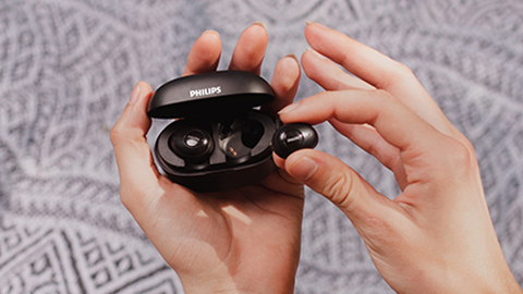 Headphone nirkabel Philips